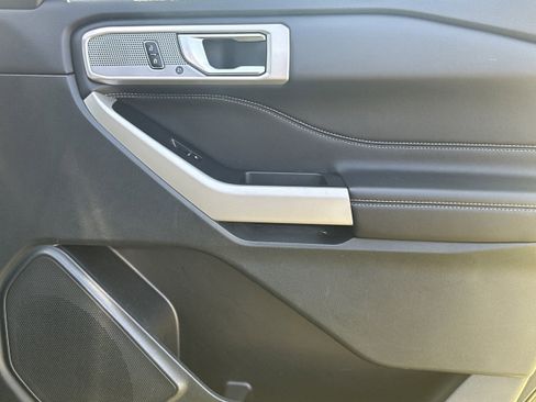 Used 2024 Ford Explorer Limited RWD image 14