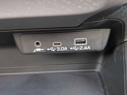 Used 2024 Subaru Crosstrek 2.0i Premium image 32