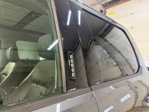 New 2026 Ford F250 Lariat w/ Black Appearance Package image 9