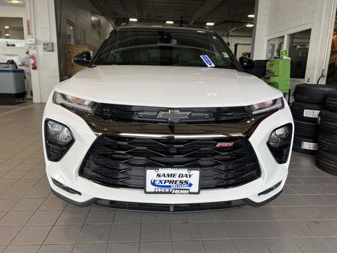 Used 2023 Chevrolet TrailBlazer RS w/ Convenience Package FWD image 2