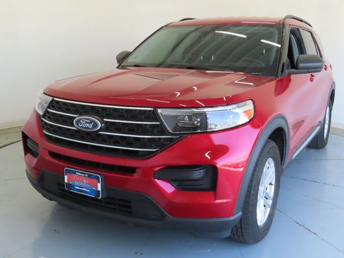 Certified 2022 Ford Explorer XLT RWD image 10