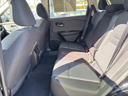 Used 2023 Nissan Rogue SV FWD image 11
