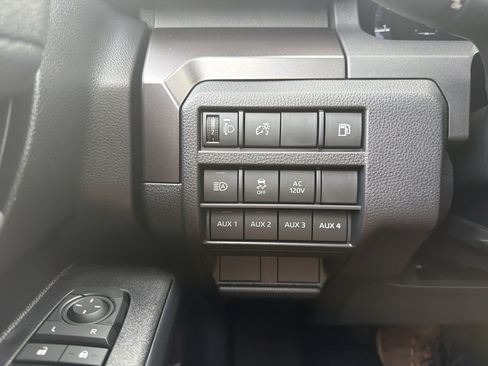 Certified 2025 Toyota 4Runner TRD Off-Road AWD/4WD image 13