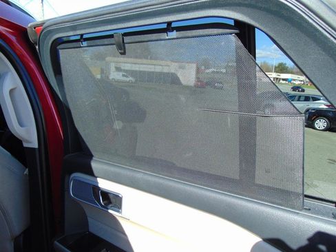 Used 2021 Ford Explorer Limited image 19