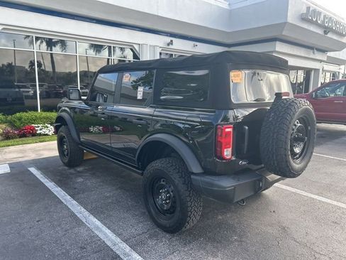 Used 2022 Ford Bronco Black Diamond image 16