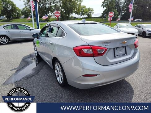 Used 2017 Chevrolet Cruze Premier FWD image 5