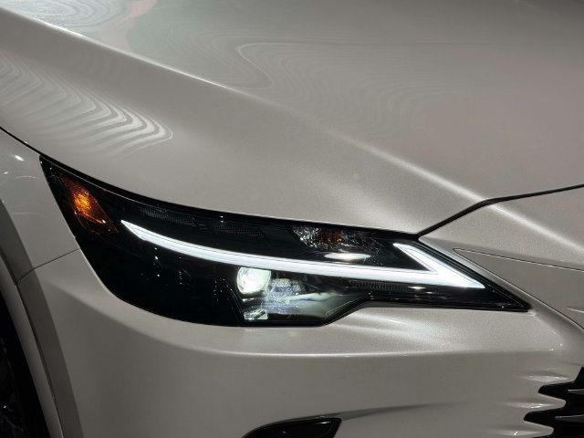 Certified 2026 Lexus RX 350h AWD/4WD image 11