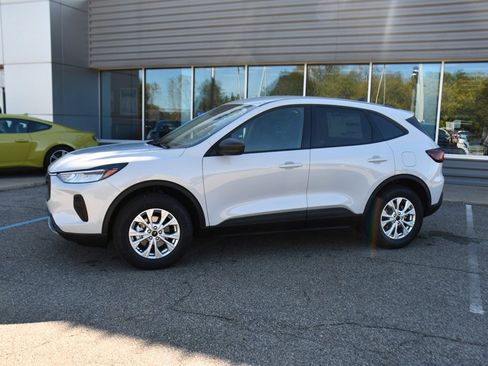 Used 2026 Ford Escape Active w/ Tech Pack #1 image 2