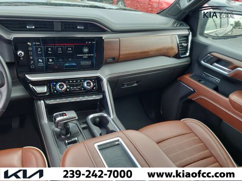 Used 2022 GMC Sierra 1500 Denali Ultimate AWD/4WD image 17