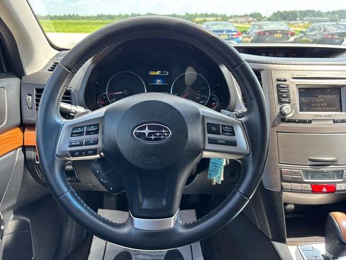 Used 2013 Subaru Outback 2.5i Limited AWD/4WD image 13