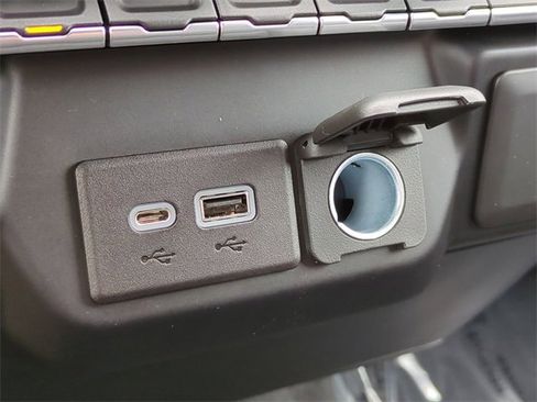 Used 2021 Chevrolet Silverado 1500 RST image 21