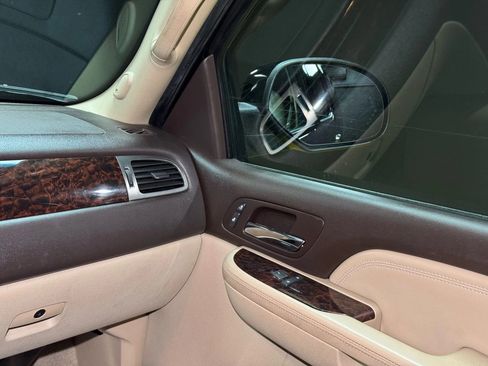 Used 2007 GMC Yukon Denali image 25