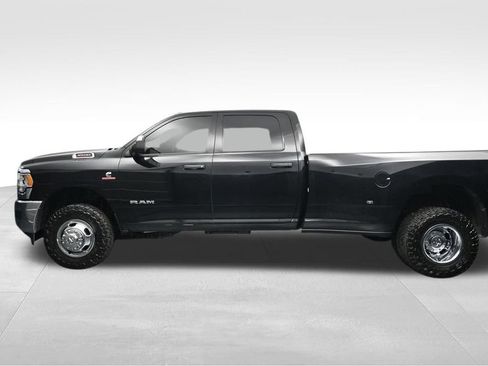 Used 2022 RAM 3500 Tradesman w/ Chrome Appearance Group AWD/4WD image 2