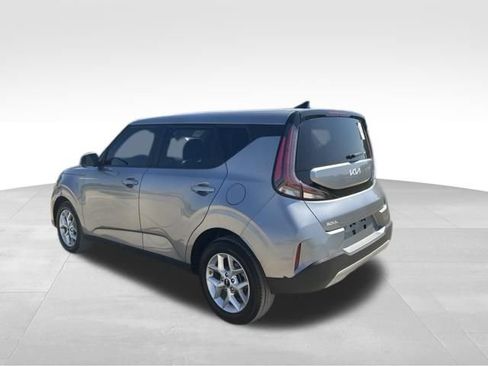 Used 2024 Kia Soul LX w/ Option Group 015 FWD image 5