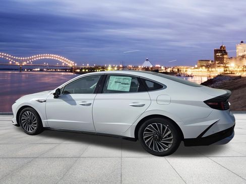 New 2026 Hyundai Sonata Limited FWD image 3