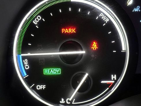 Used 2024 Toyota Sienna Platinum AWD/4WD image 25