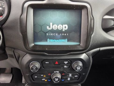 Used 2022 Jeep Renegade Sport AWD/4WD image 6