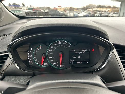 Used 2022 Chevrolet Trax LT w/ LT Convenience Package image 24