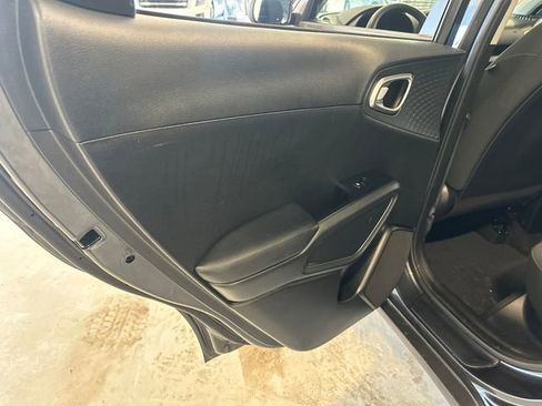 Used 2021 Kia Soul S image 29