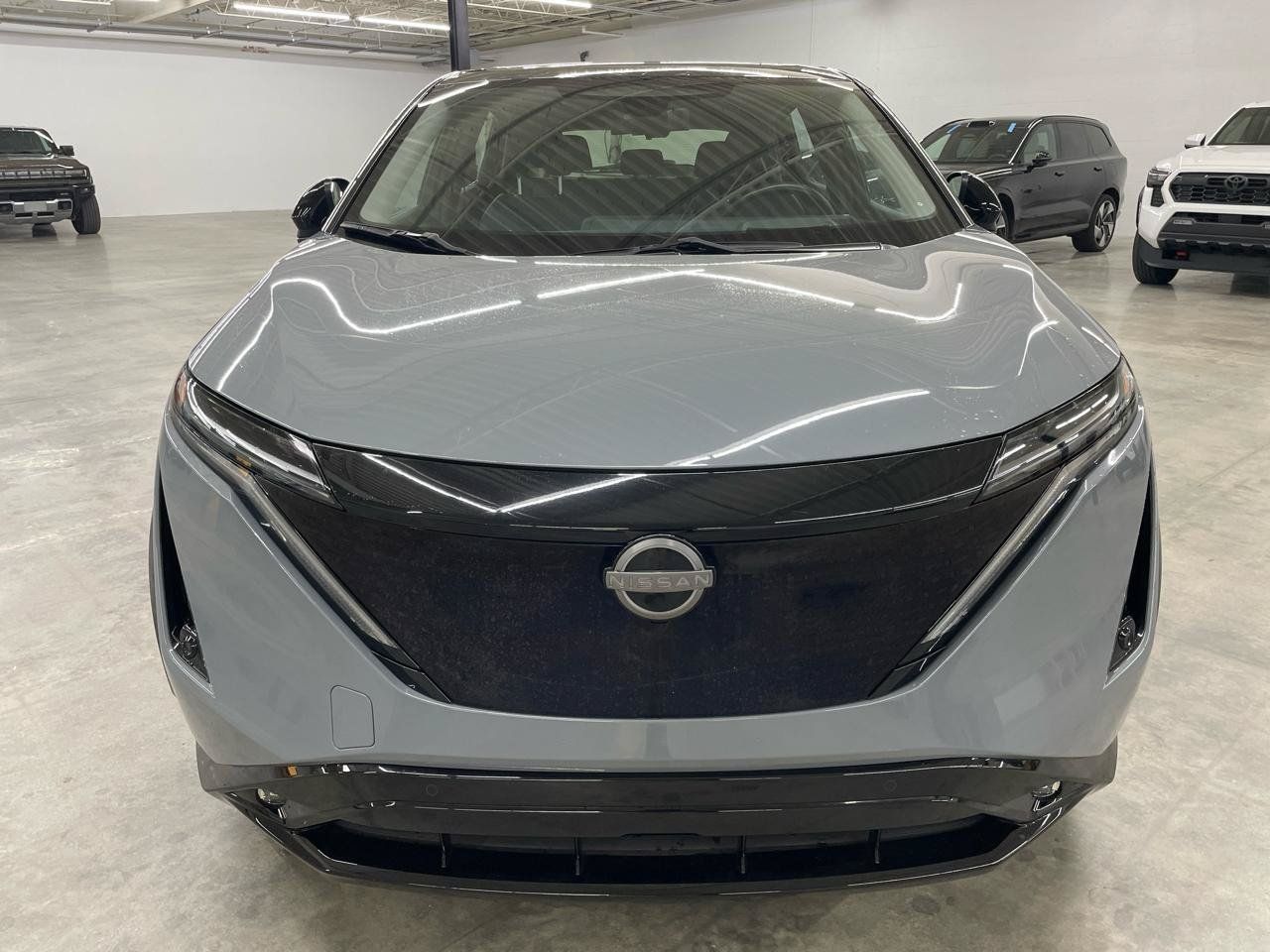 Used 2023 Nissan Ariya AWD/4WD image 3