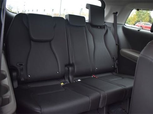 New 2026 Kia Carnival EX image 14