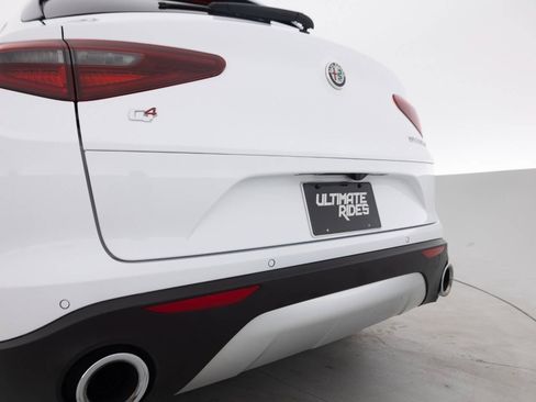 Used 2018 Alfa Romeo Stelvio Sport w/ Quick Order Package 22J Sport AWD/4WD image 16