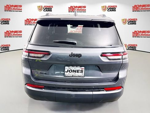 Used 2023 Jeep Grand Cherokee L Laredo AWD/4WD image 17