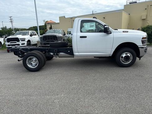 New 2026 RAM 3500 Tradesman AWD/4WD image 6
