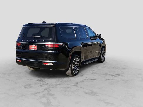 Used 2024 Jeep Wagoneer Series II w/ Flexible Seating Group AWD/4WD image 8