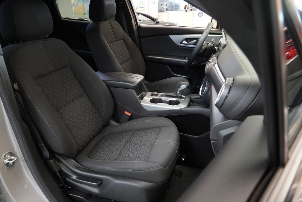 Used 2021 Chevrolet Blazer LT FWD image 34