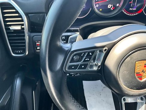 Used 2020 Porsche Cayenne Turbo AWD/4WD image 30