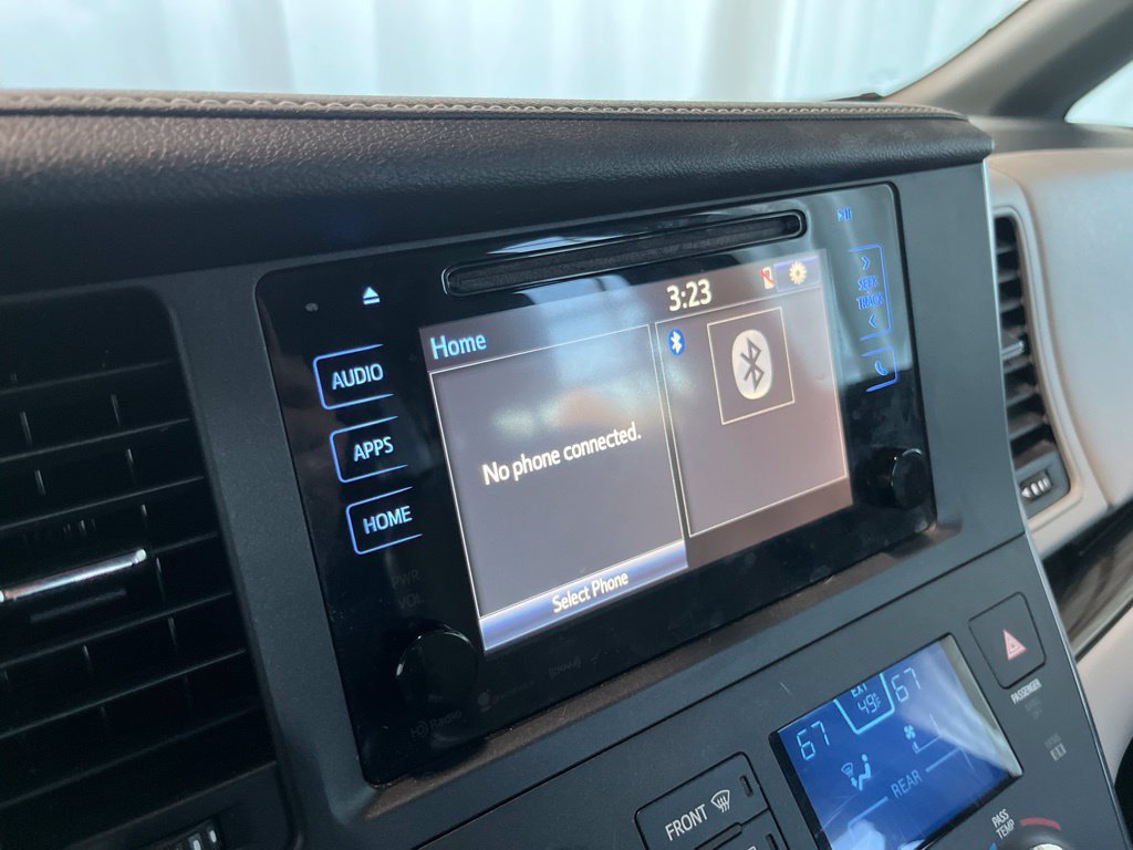 Used 2017 Toyota Sienna XLE FWD image 12