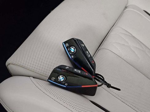 Used 2024 BMW X7 M60i w/ Executive Package image 23