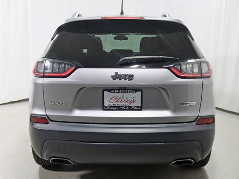 Used 2019 Jeep Cherokee Latitude Plus w/ Cold Weather Group AWD/4WD image 13
