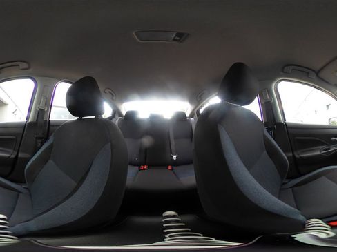 Used 2025 Nissan Versa SV FWD image 40