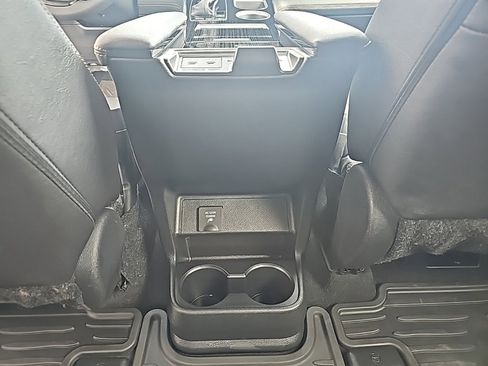 Used 2025 Toyota Sienna image 14