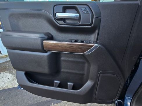 Used 2021 Chevrolet Silverado 1500 LT AWD/4WD image 19