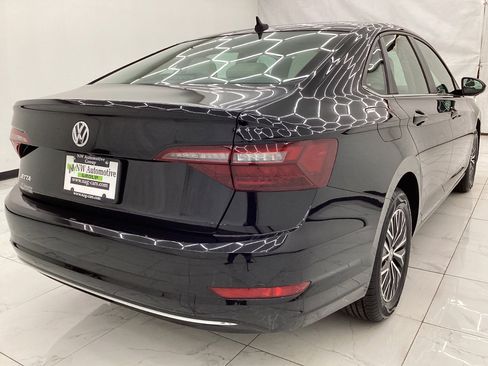 Used 2020 Volkswagen Jetta SE w/ SE Cold Weather Package image 8