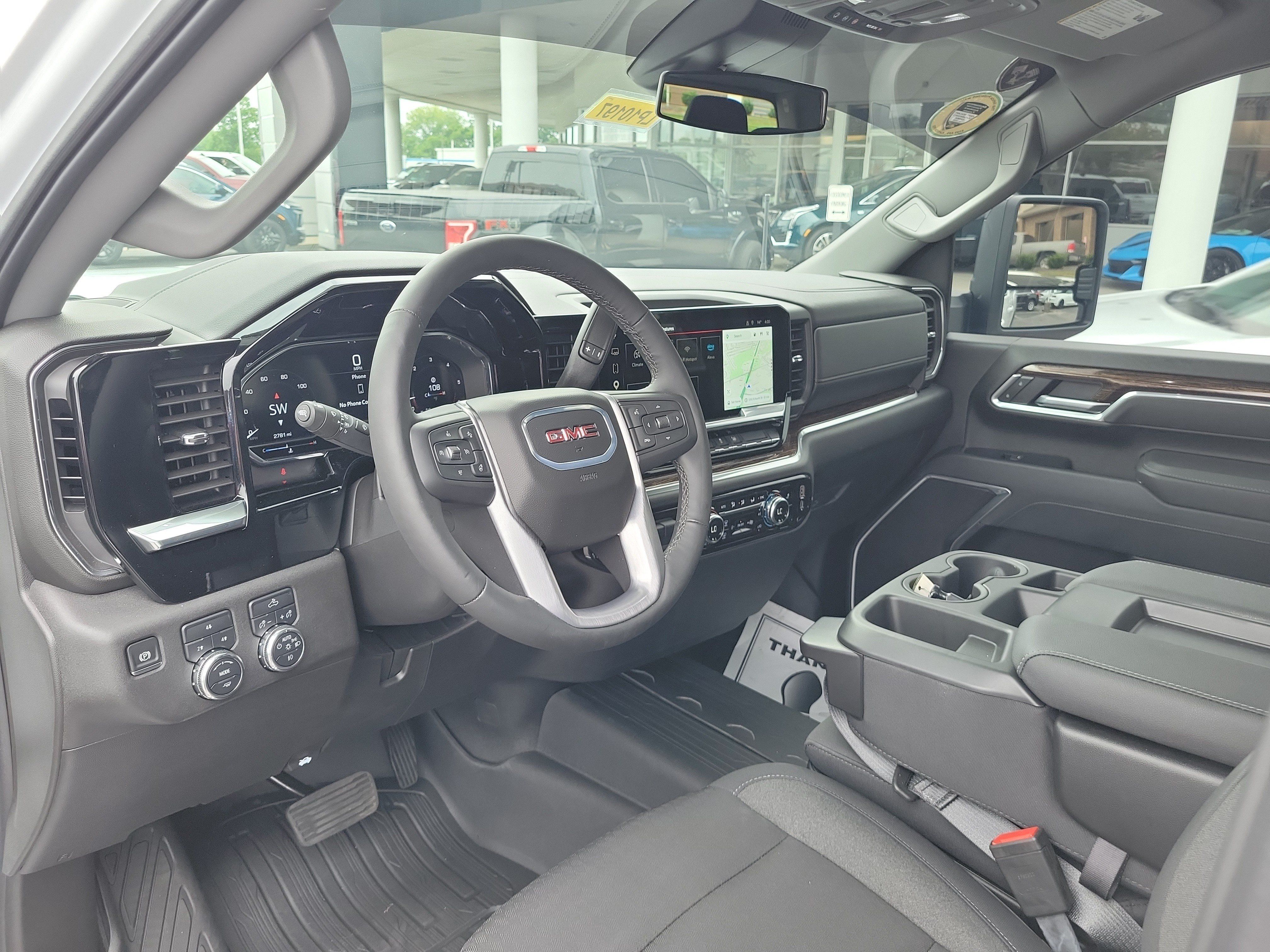 Used 2025 GMC Sierra 2500 SLE w/ Preferred Package AWD/4WD image 16