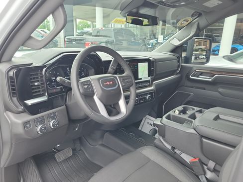 Used 2025 GMC Sierra 2500 SLE w/ Preferred Package AWD/4WD image 16