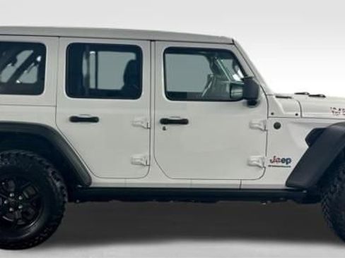Used 2025 Jeep Wrangler Unlimited Sport AWD/4WD image 10