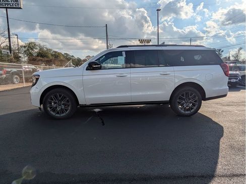 New 2025 Ford Expedition Max Platinum image 11