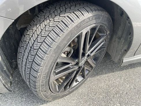 Used 2025 Toyota Camry XSE image 10