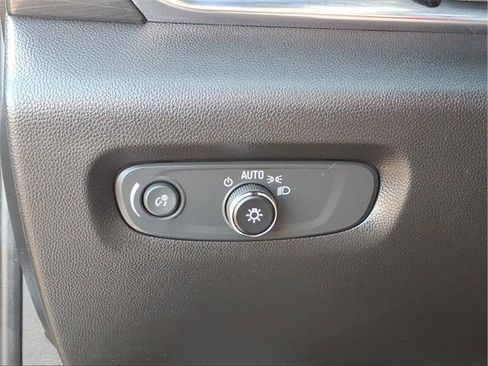 Used 2023 Chevrolet Traverse High Country image 18