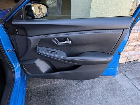 Used 2024 Nissan Sentra SV FWD image 30