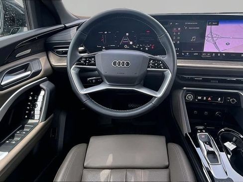 Used 2025 Audi Q5 Premium Plus AWD/4WD image 5