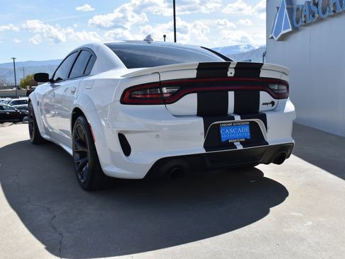 Used 2022 Dodge Charger SRT Hellcat w/ Harman/Kardon Audio Group RWD image 6