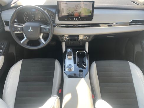 Used 2025 Mitsubishi Outlander SE AWD/4WD image 20