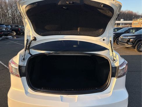 Used 2013 MAZDA MAZDA3 i Grand Touring image 8