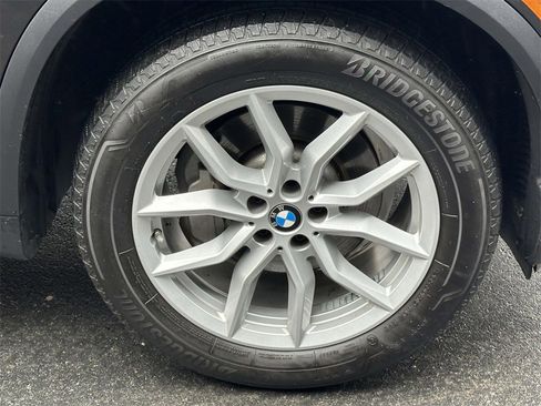 Used 2022 BMW X5 xDrive40i w/ Executive Package image 10